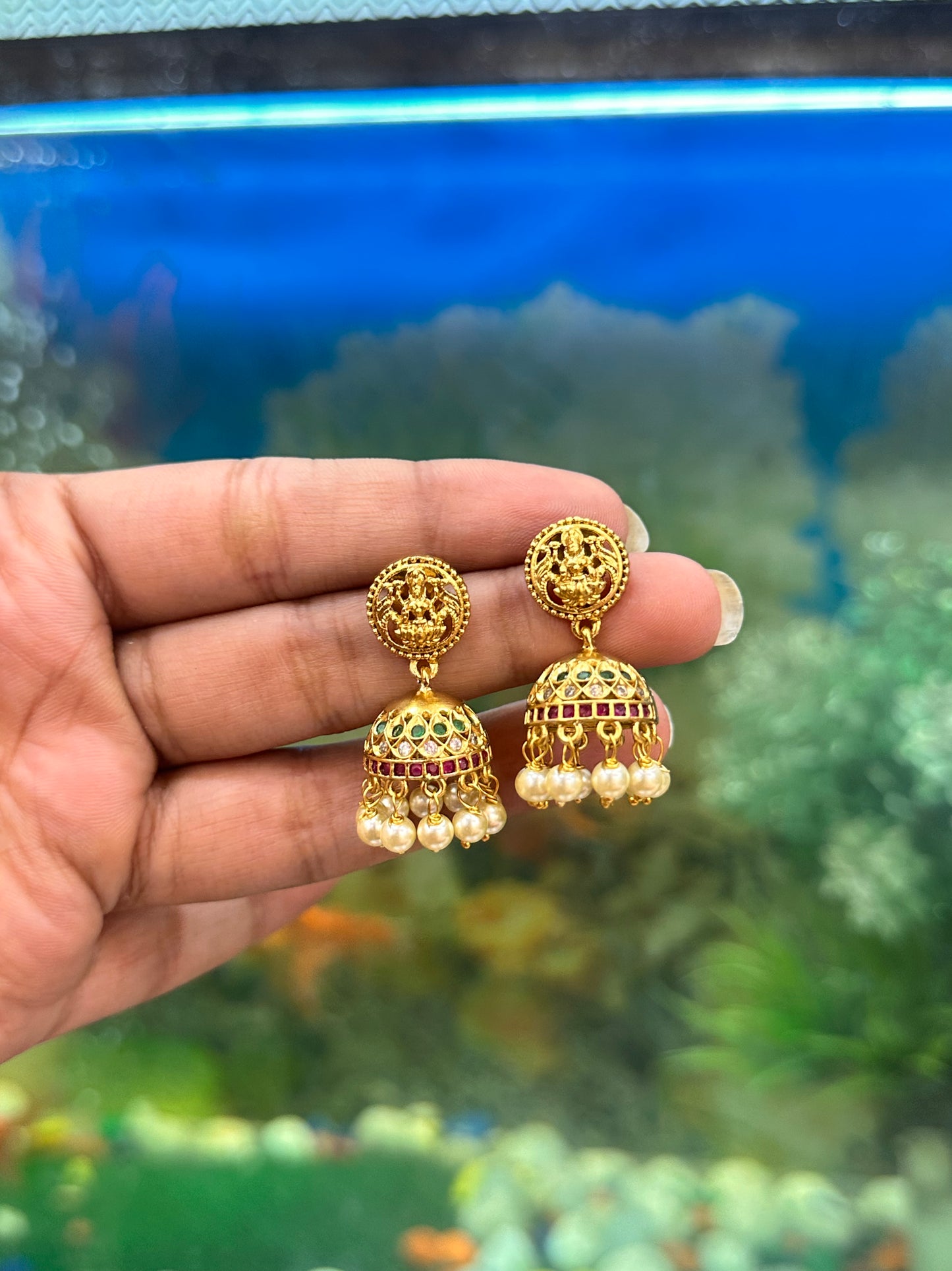 Aparna Pendant Set