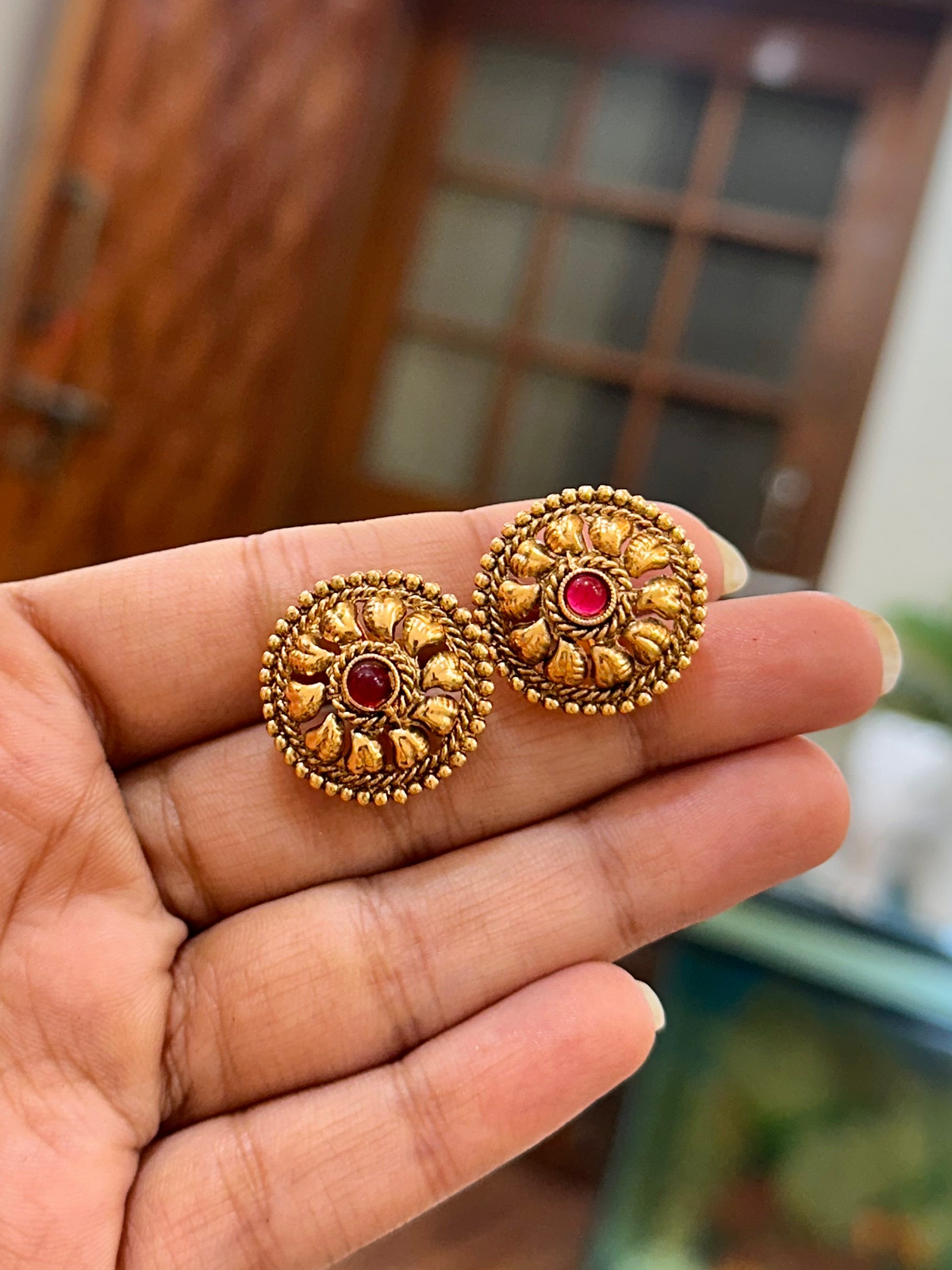 Chanda Studs