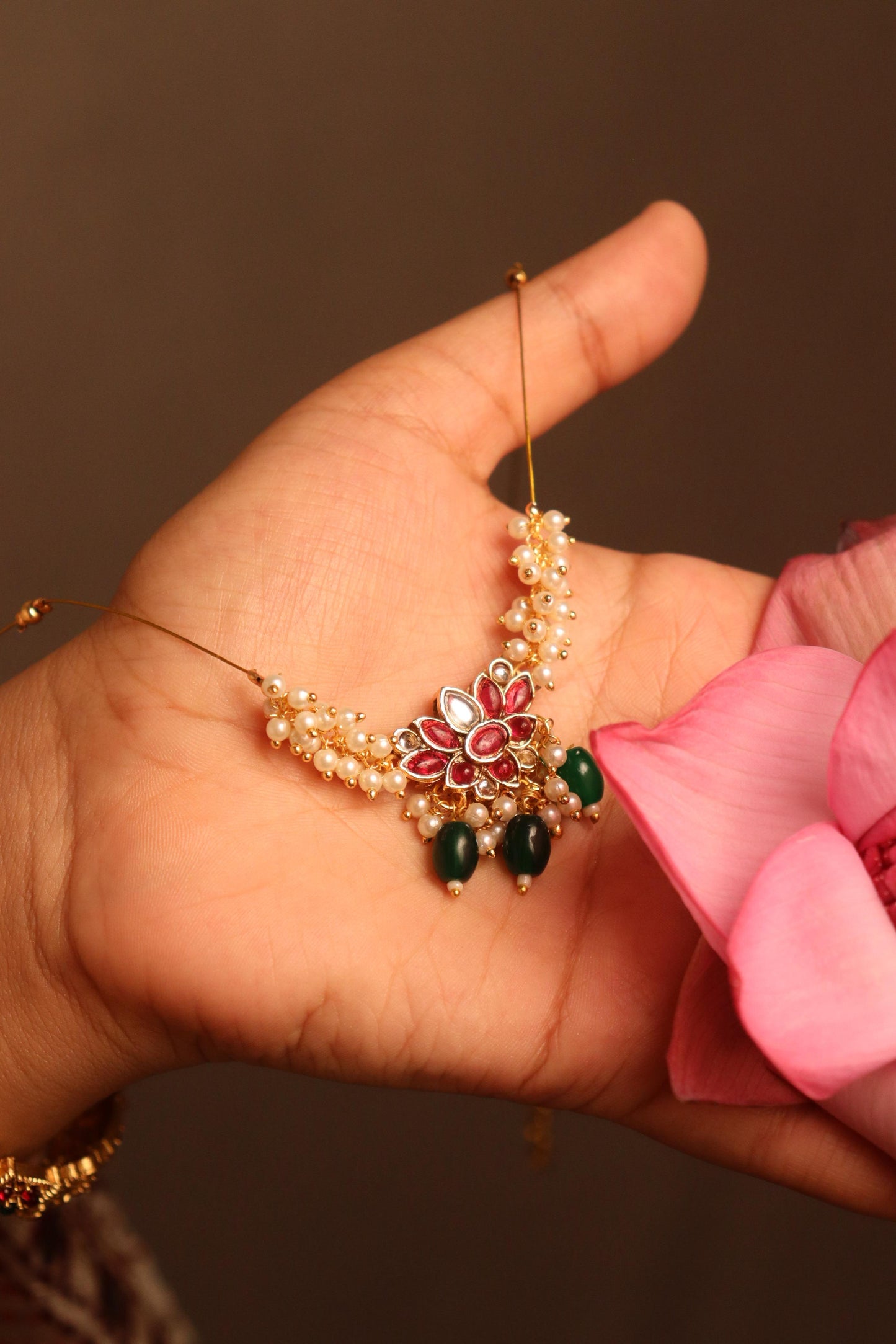 Padma shwet lotus invisible chain set