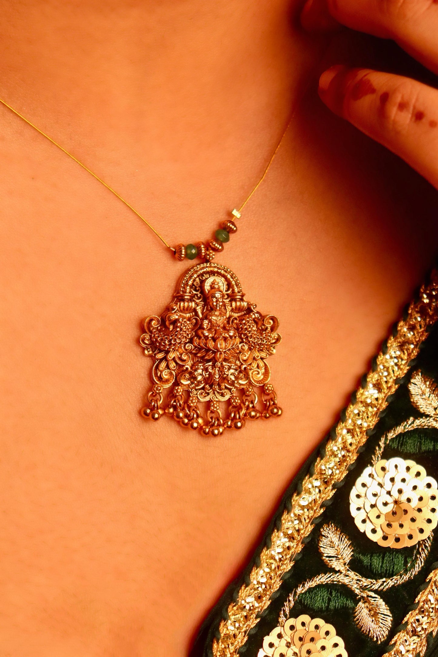 Mahalaxmi Invisible Chain Pendant Set