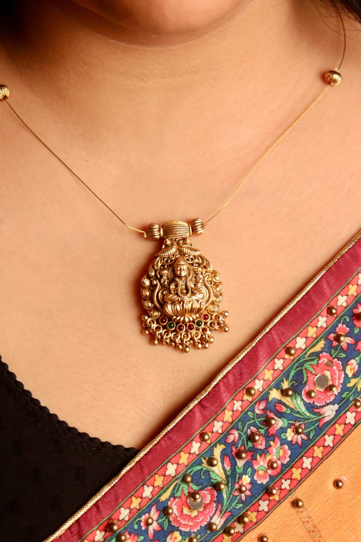 Surya Lakshmi Invisible Chain set