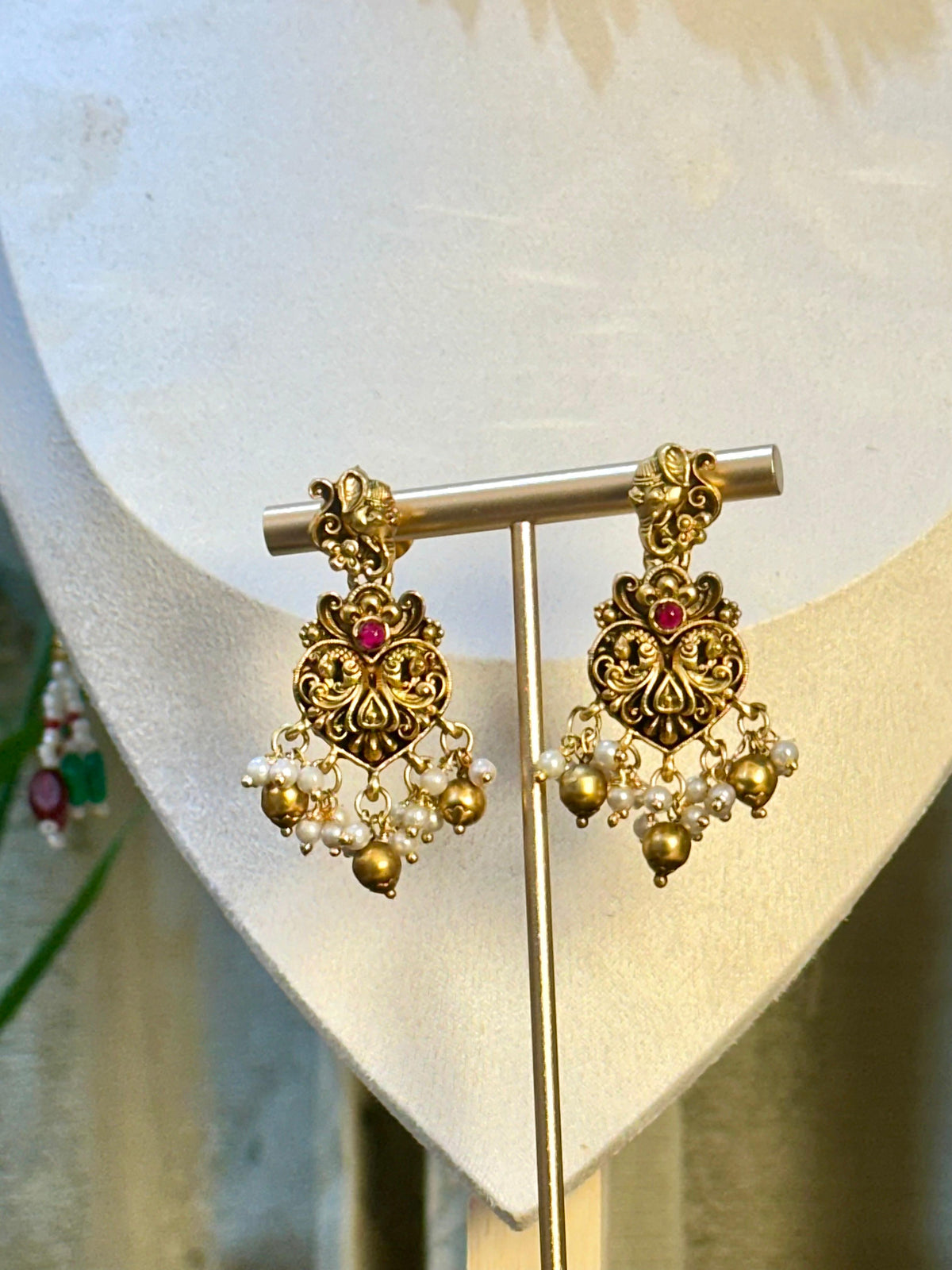 Anandita Matte Necklace Set