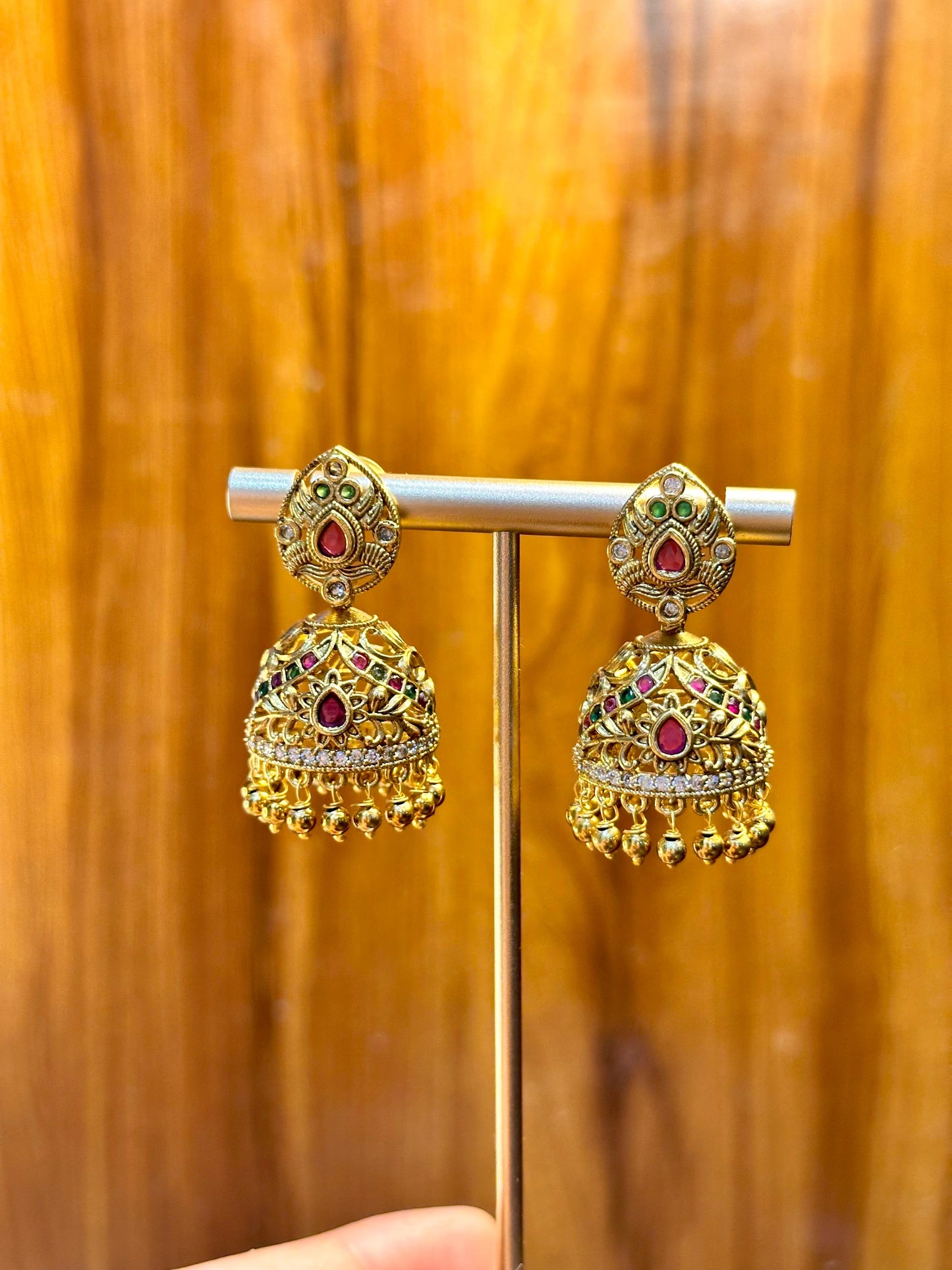 Varnika Jhumki