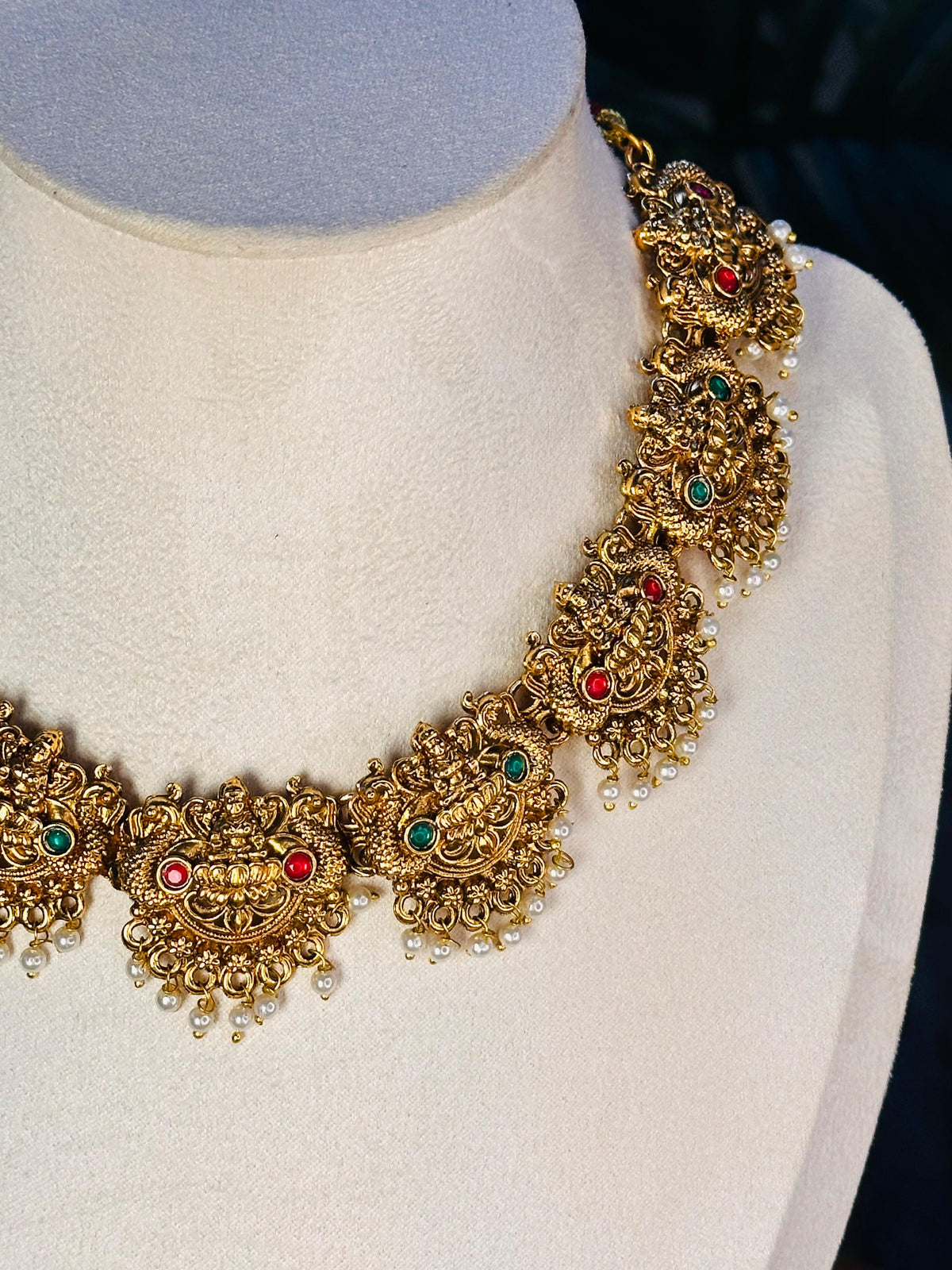 Veenapushp Necklace Set