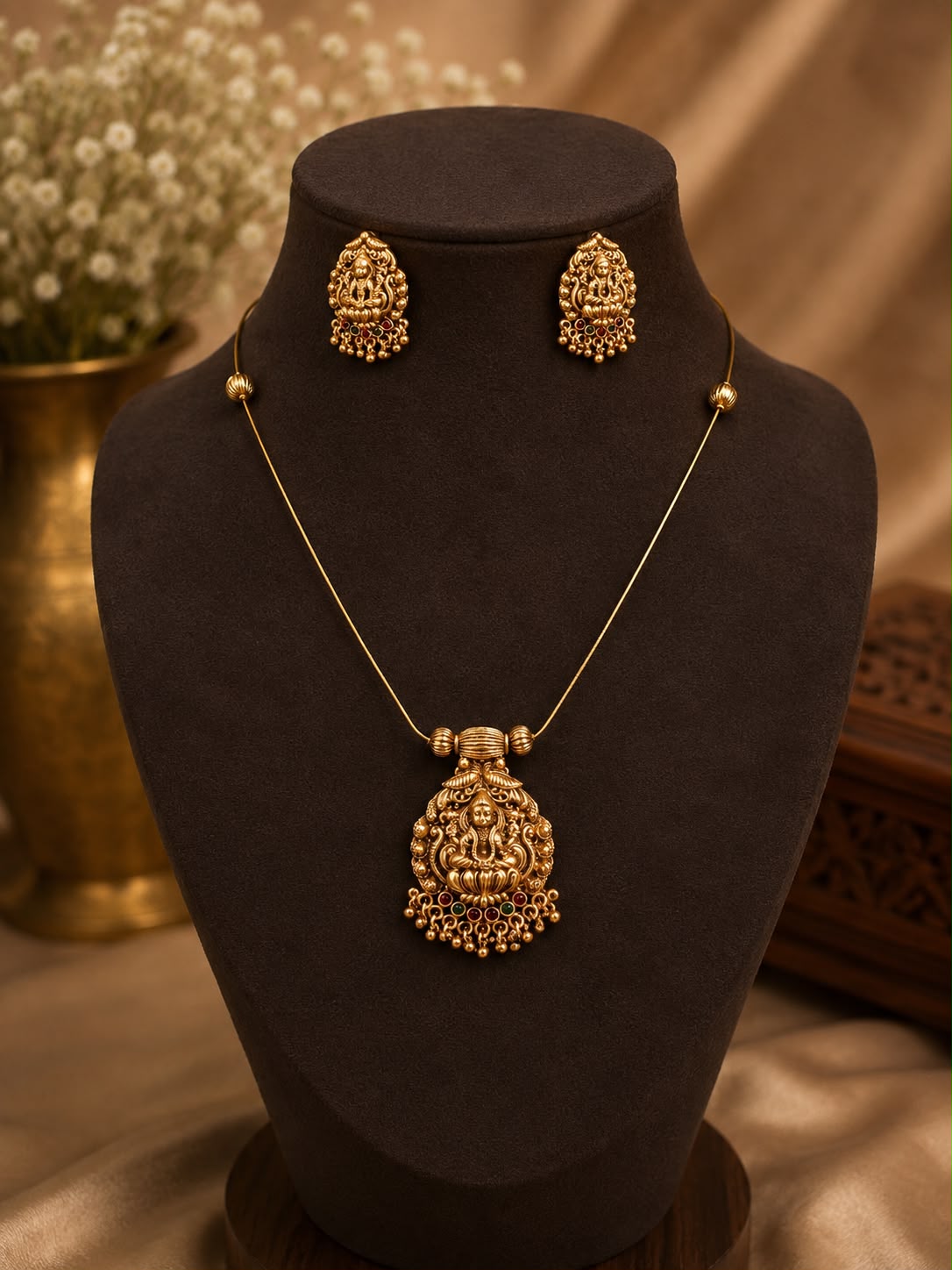 Surya Lakshmi Invisible Chain set