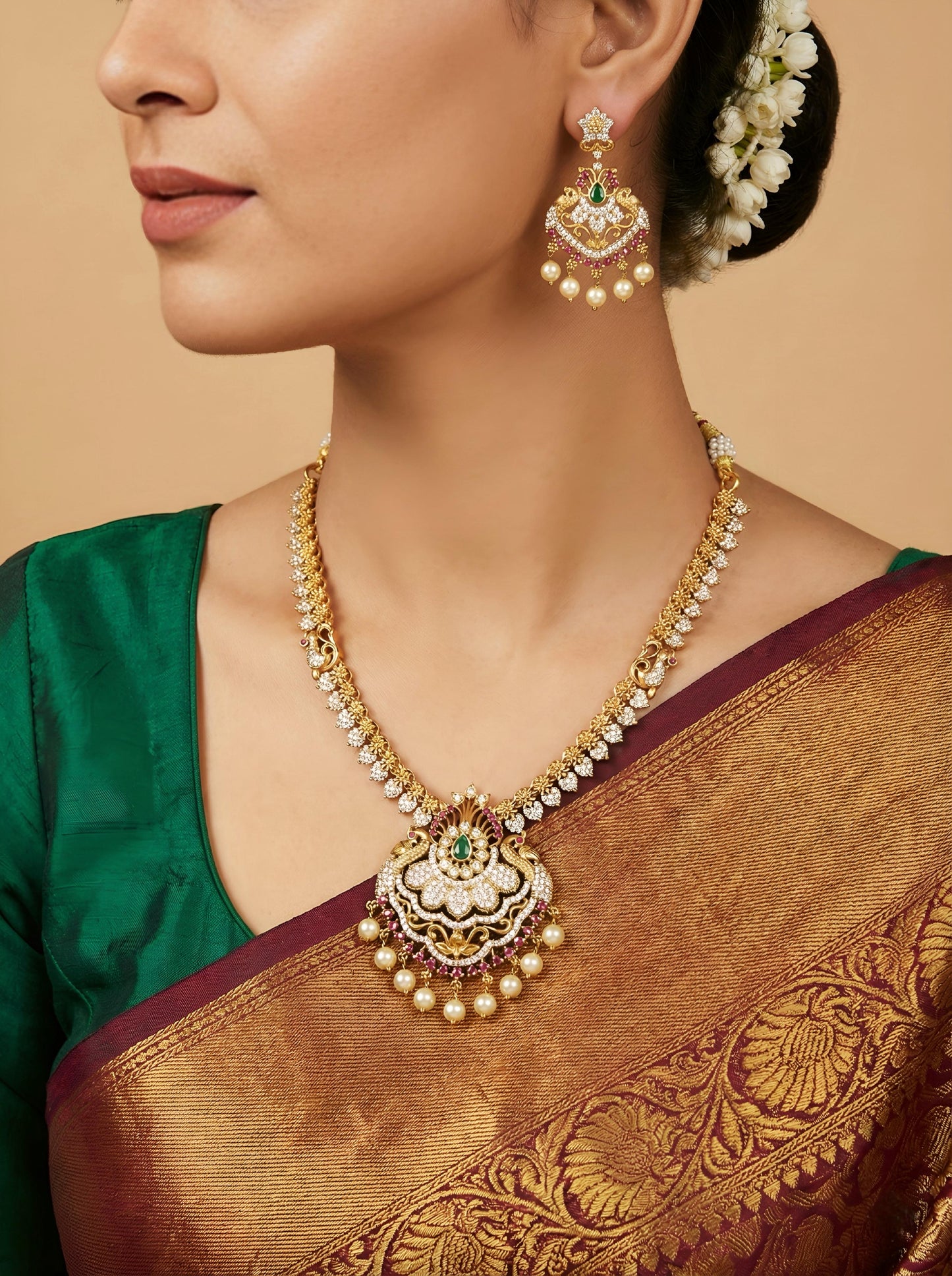 Shri Shobha Necklace Set