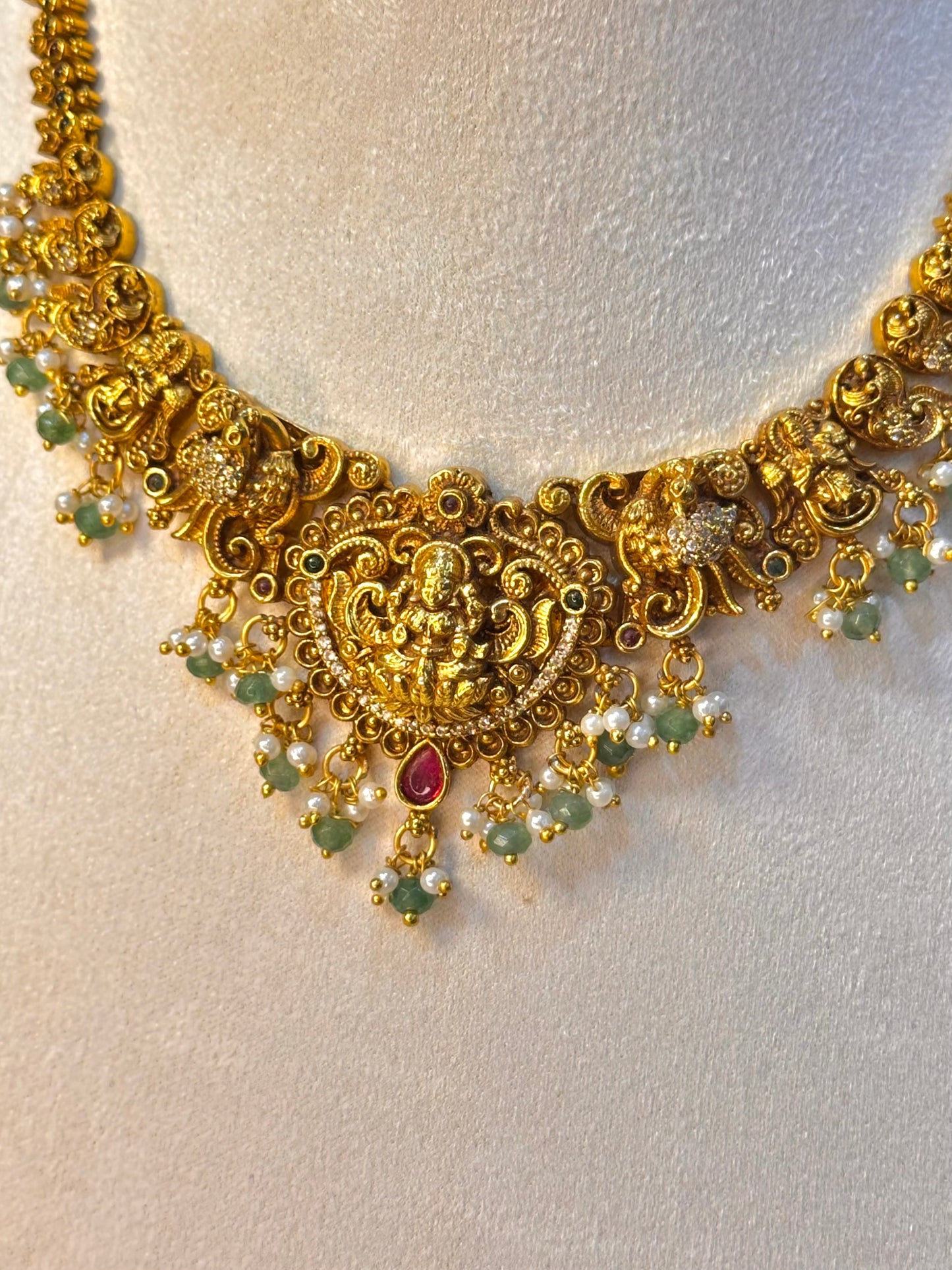 Mahapushp Matte Gold Necklace Set