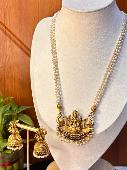 Manjari Pearl Necklace Set