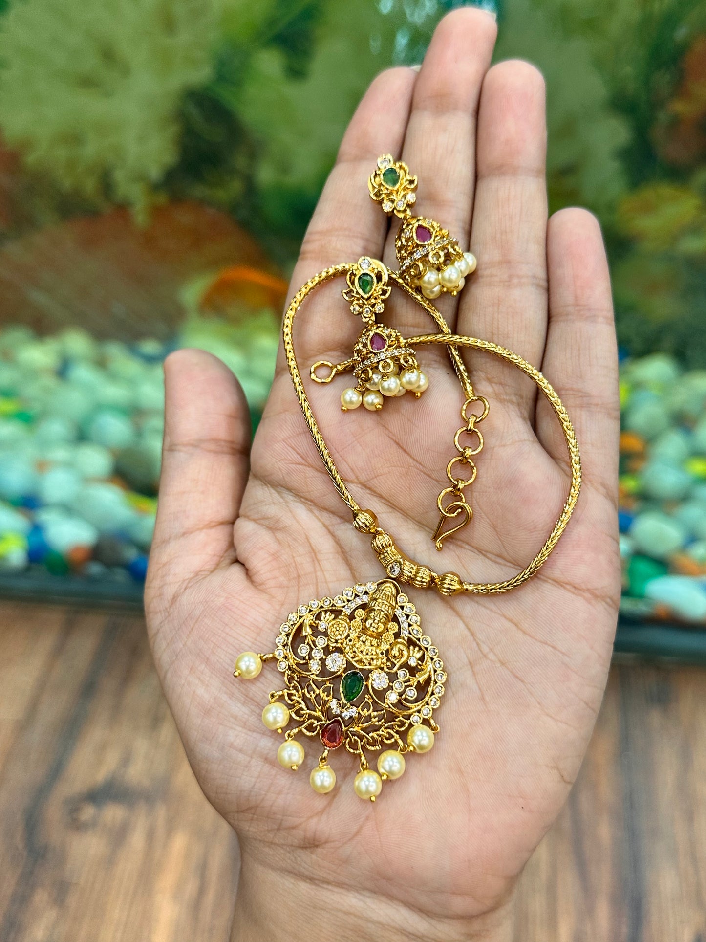 Venkateshwaraj Pendant Set