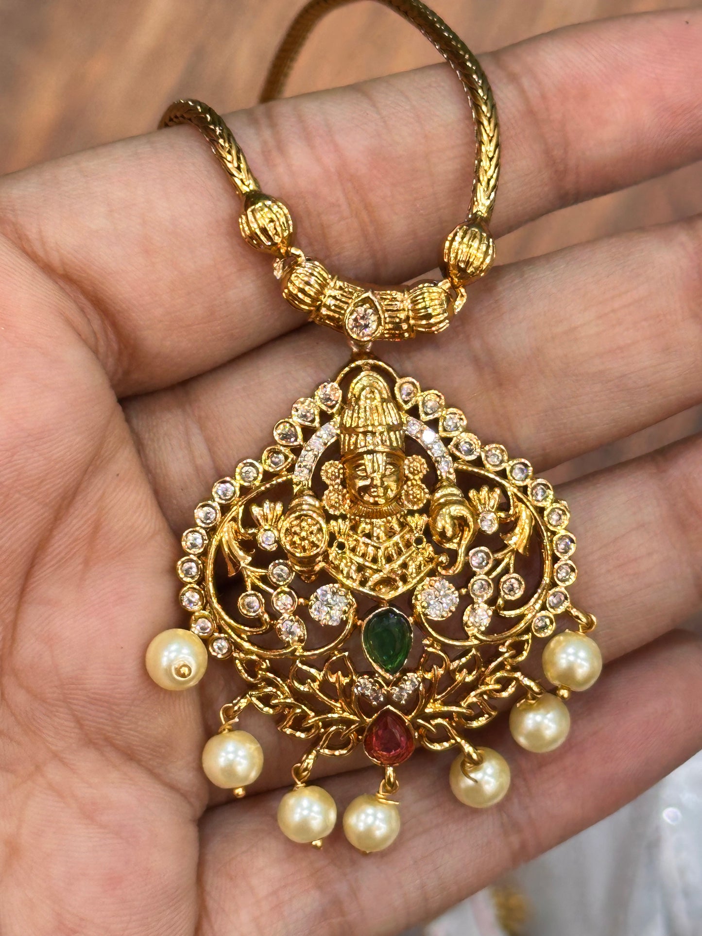 Venkateshwaraj Pendant Set