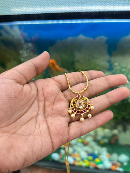 Kusum Chain Pendant Set