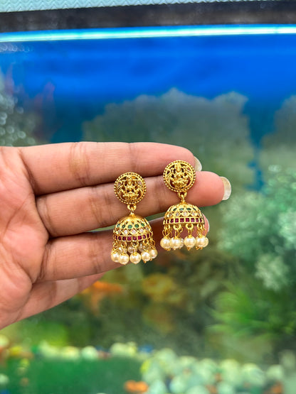 Aparna Pendant Set