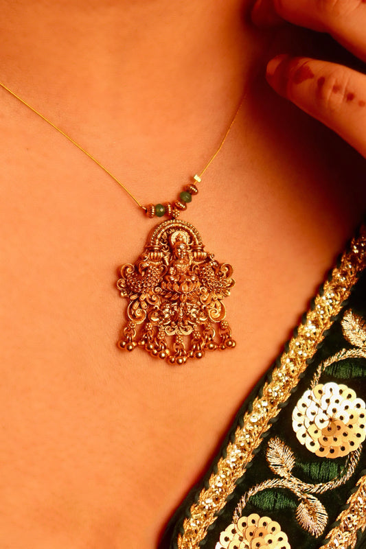 Mahalaxmi Invisble Chain Pendant Set