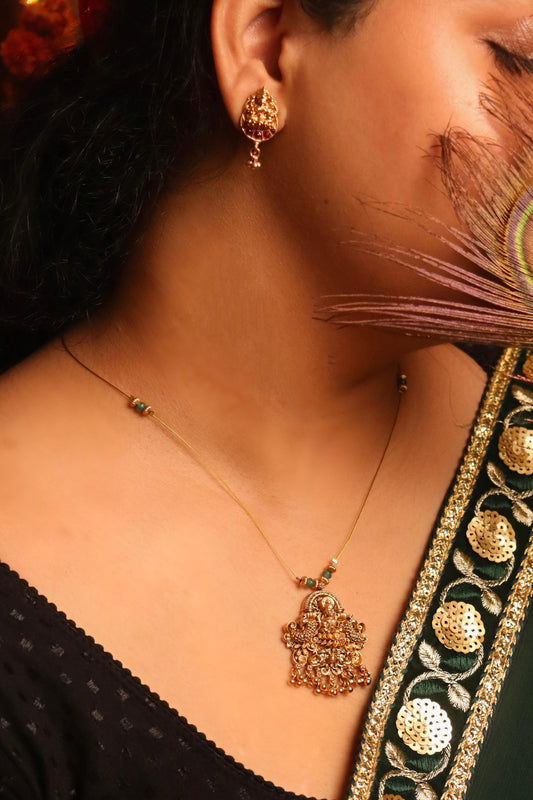 Mahalaxmi Invisble Chain Pendant Set