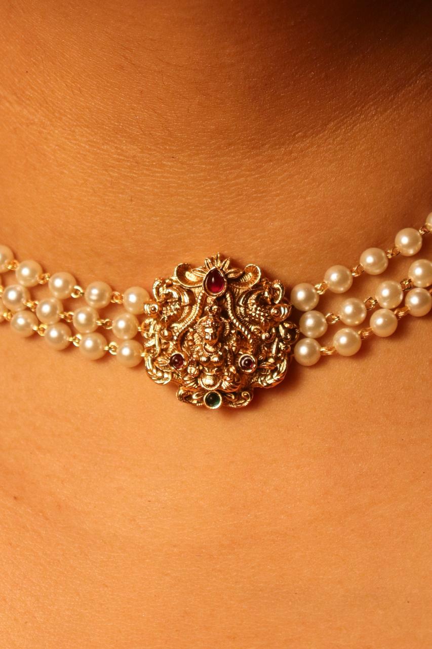 Devi Mayur Temple Choker Set