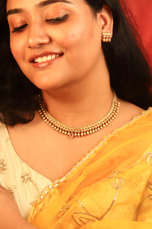 Vaidehi Gold Choker & Stud Set