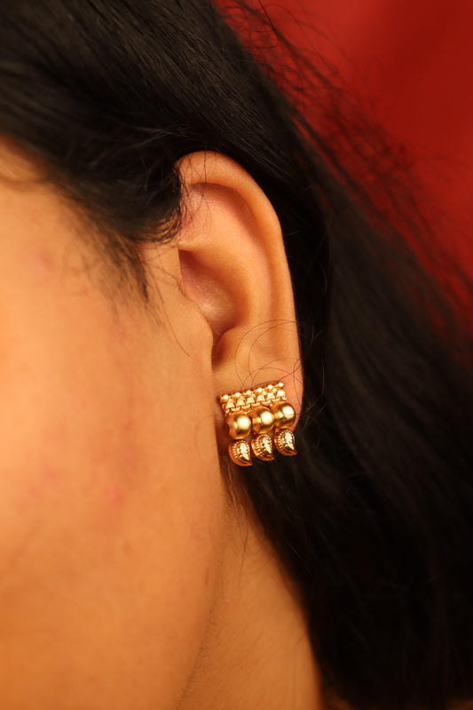 Vaidehi Gold Choker & Stud Set