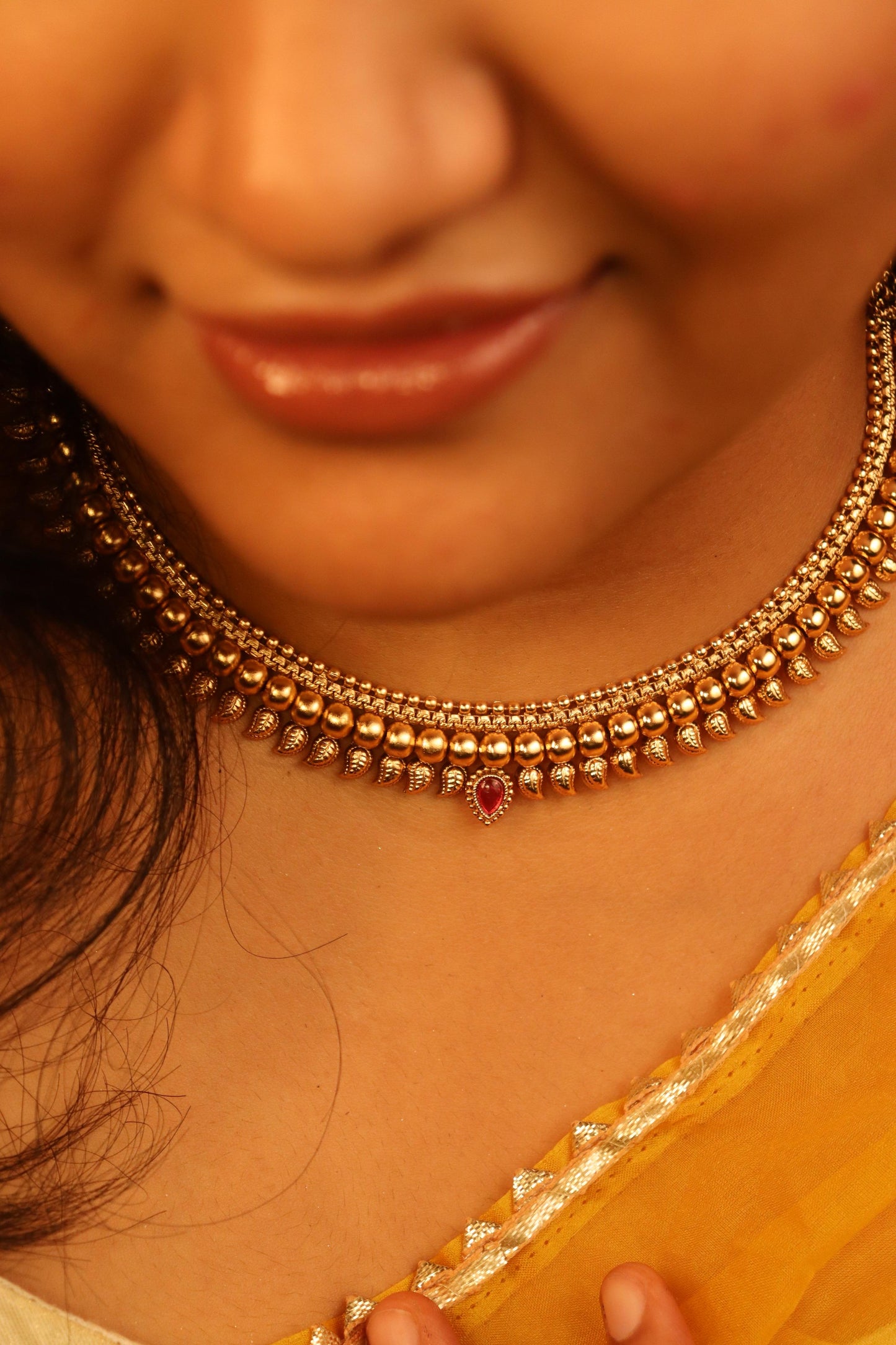 Vaidehi Gold Choker & Stud Set