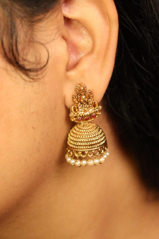 Manjari Pearl Necklace Set