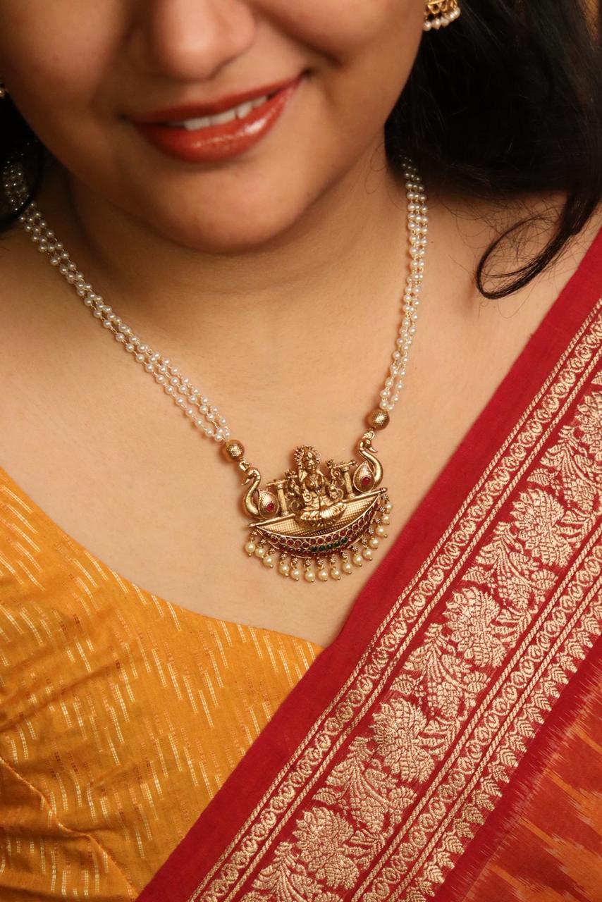 Manjari Pearl Necklace Set