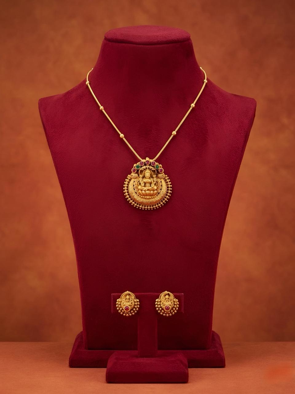 Kala Laxmi chain pendant set