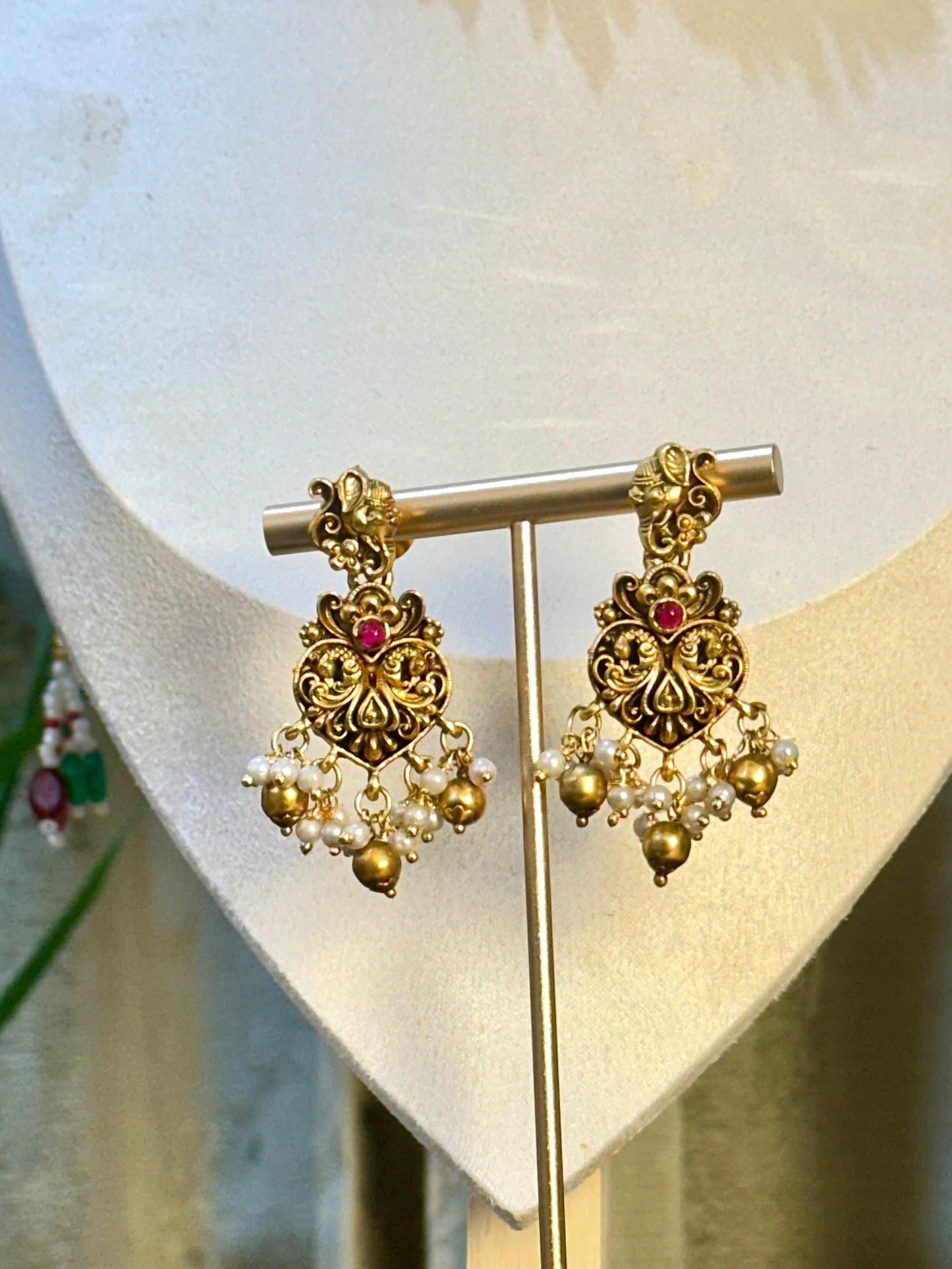 Anandita Matte Necklace Set