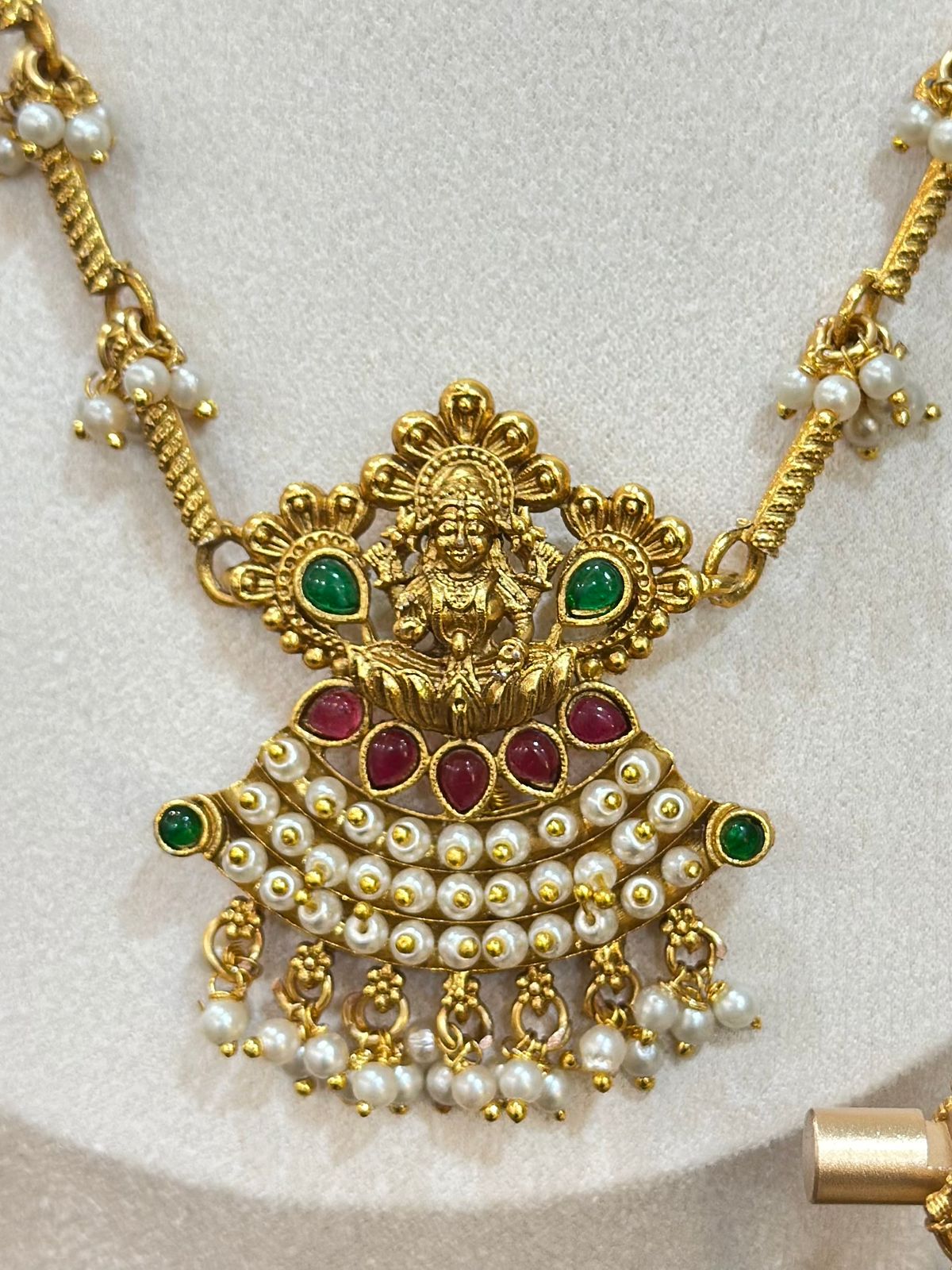 Laxmi Pearl Necklace Set
