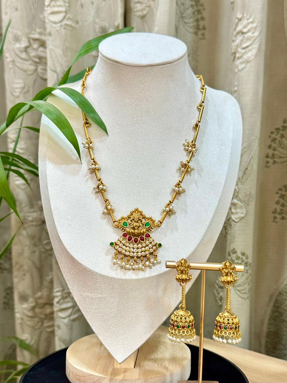 Laxmi Pearl Necklace Set