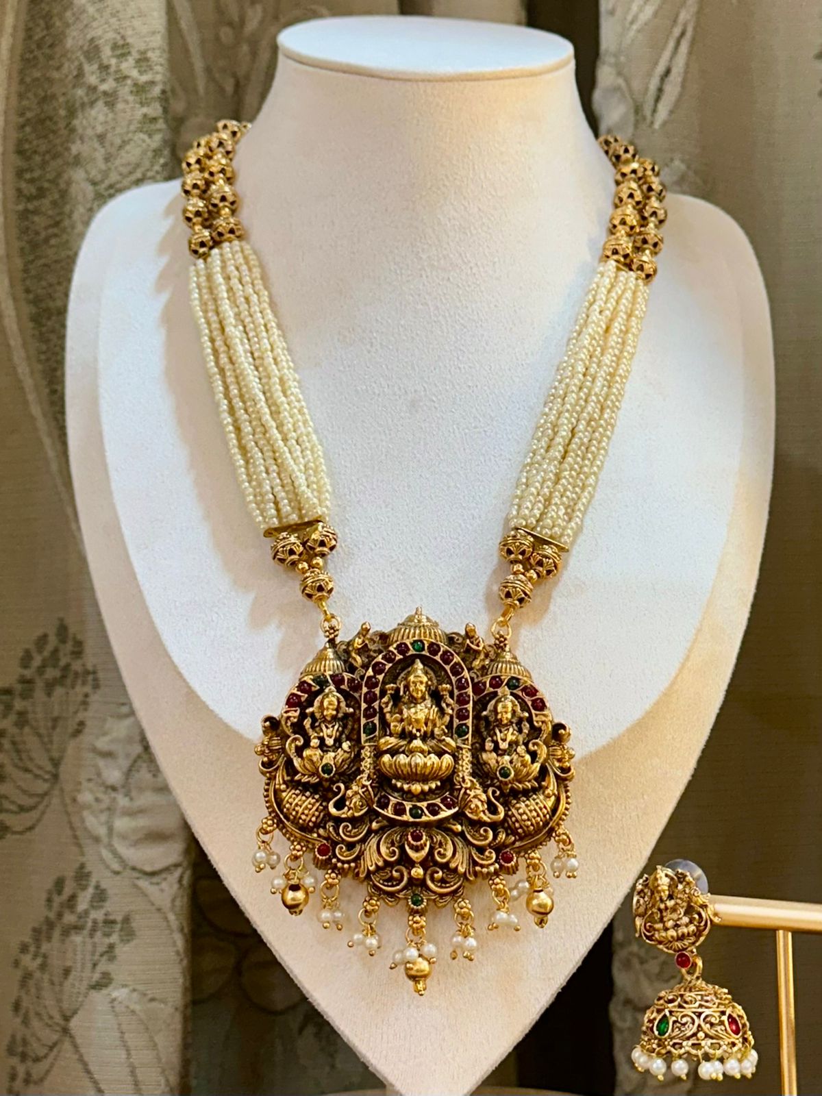 Mudra White Laxmi Long Haaram