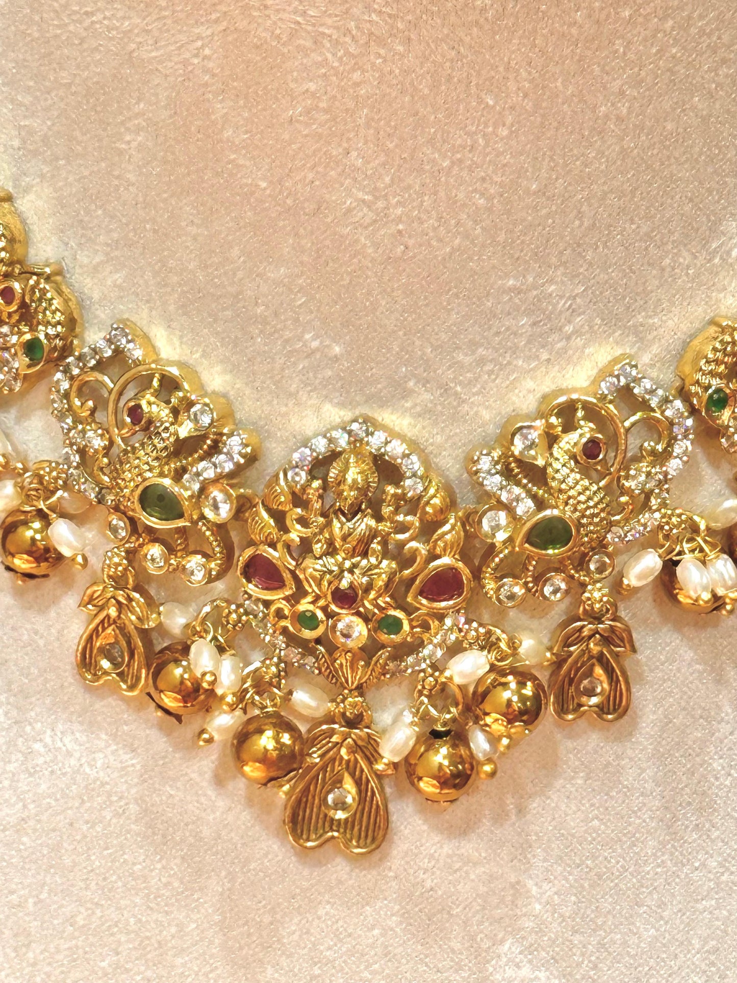 Haarika Gold Necklace Set