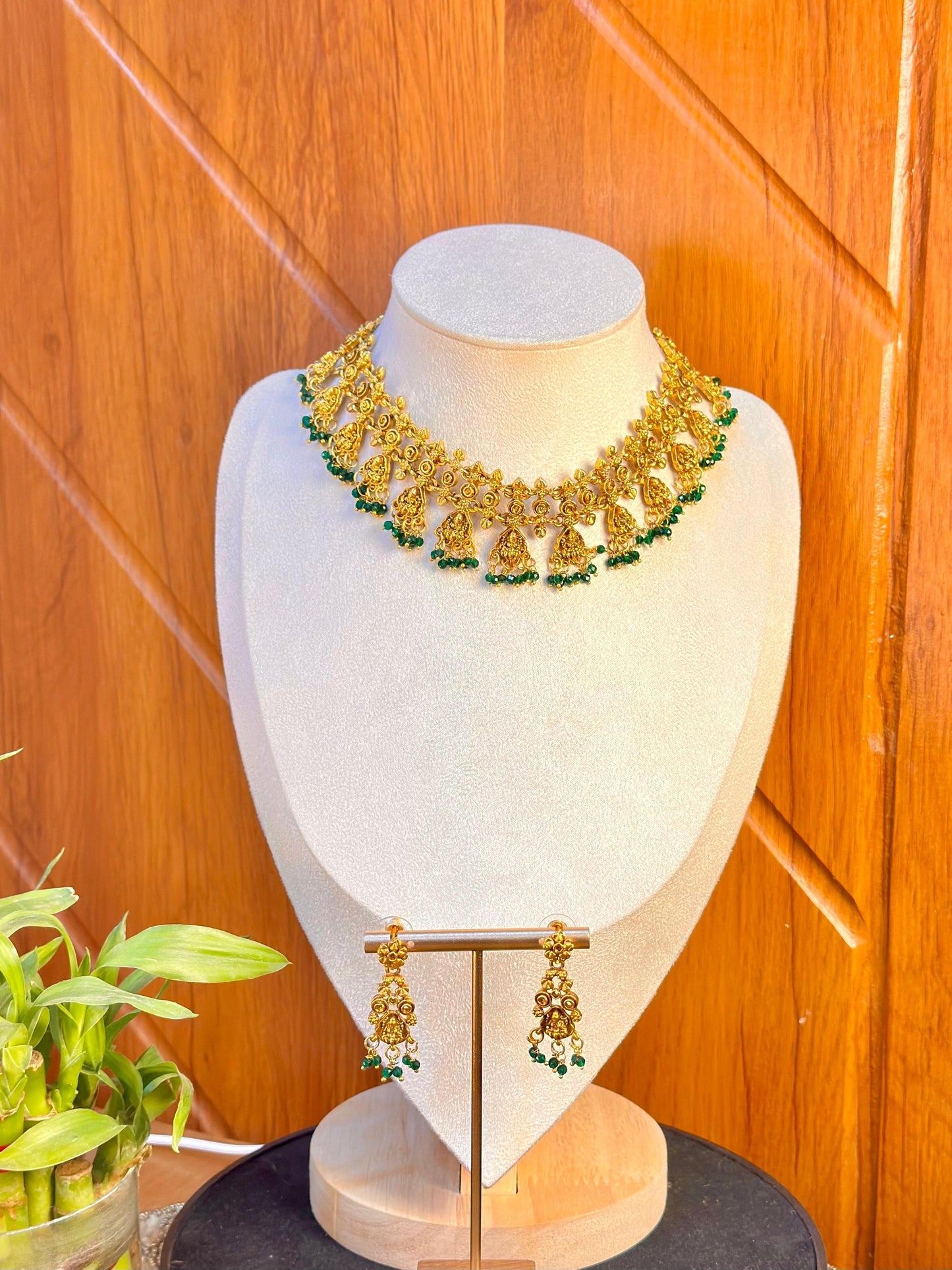 Green rekha Choker set