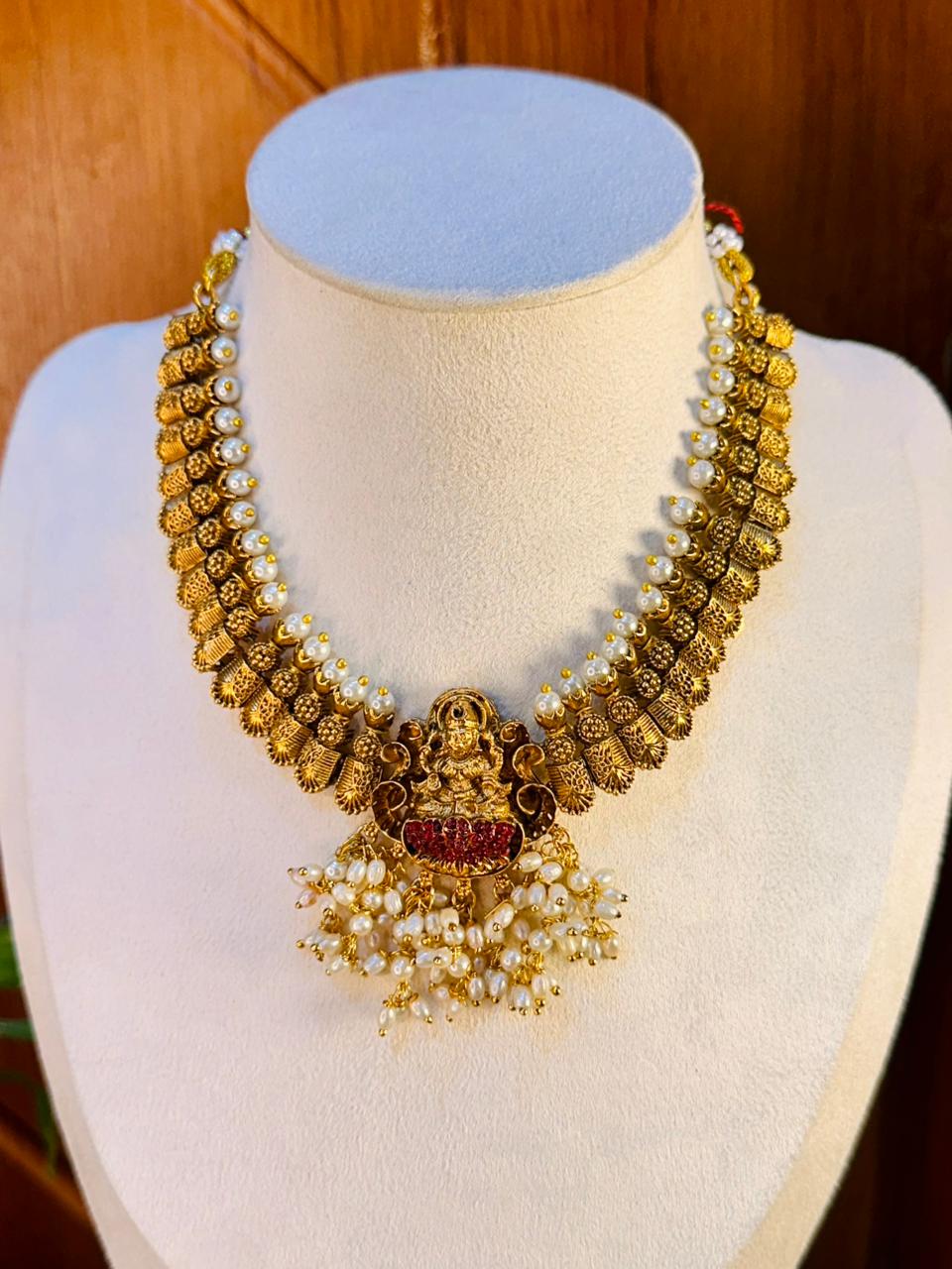 Pearl Necklace Set