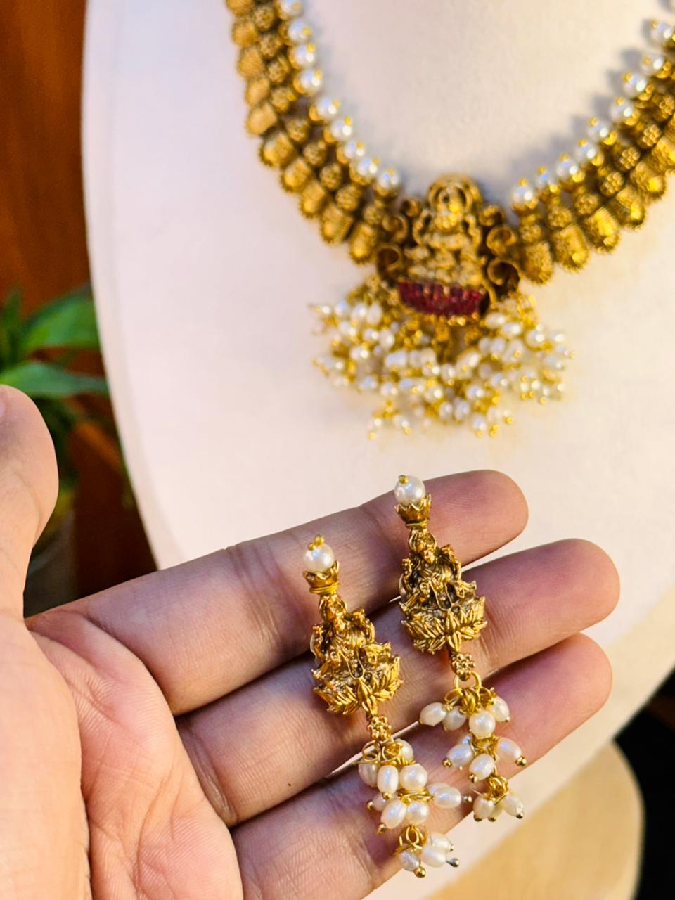 Pearl Necklace Set