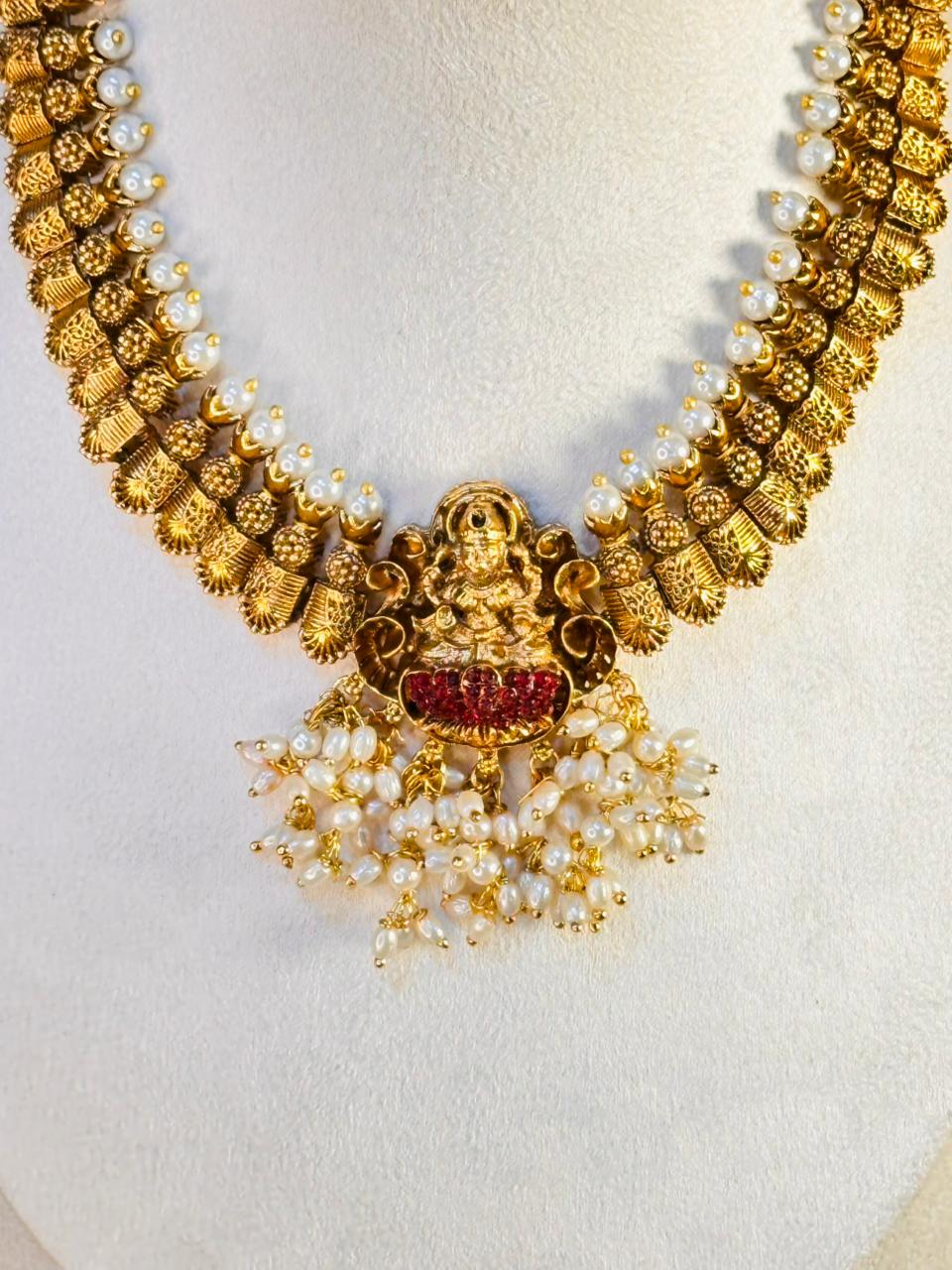 Pearl Necklace Set