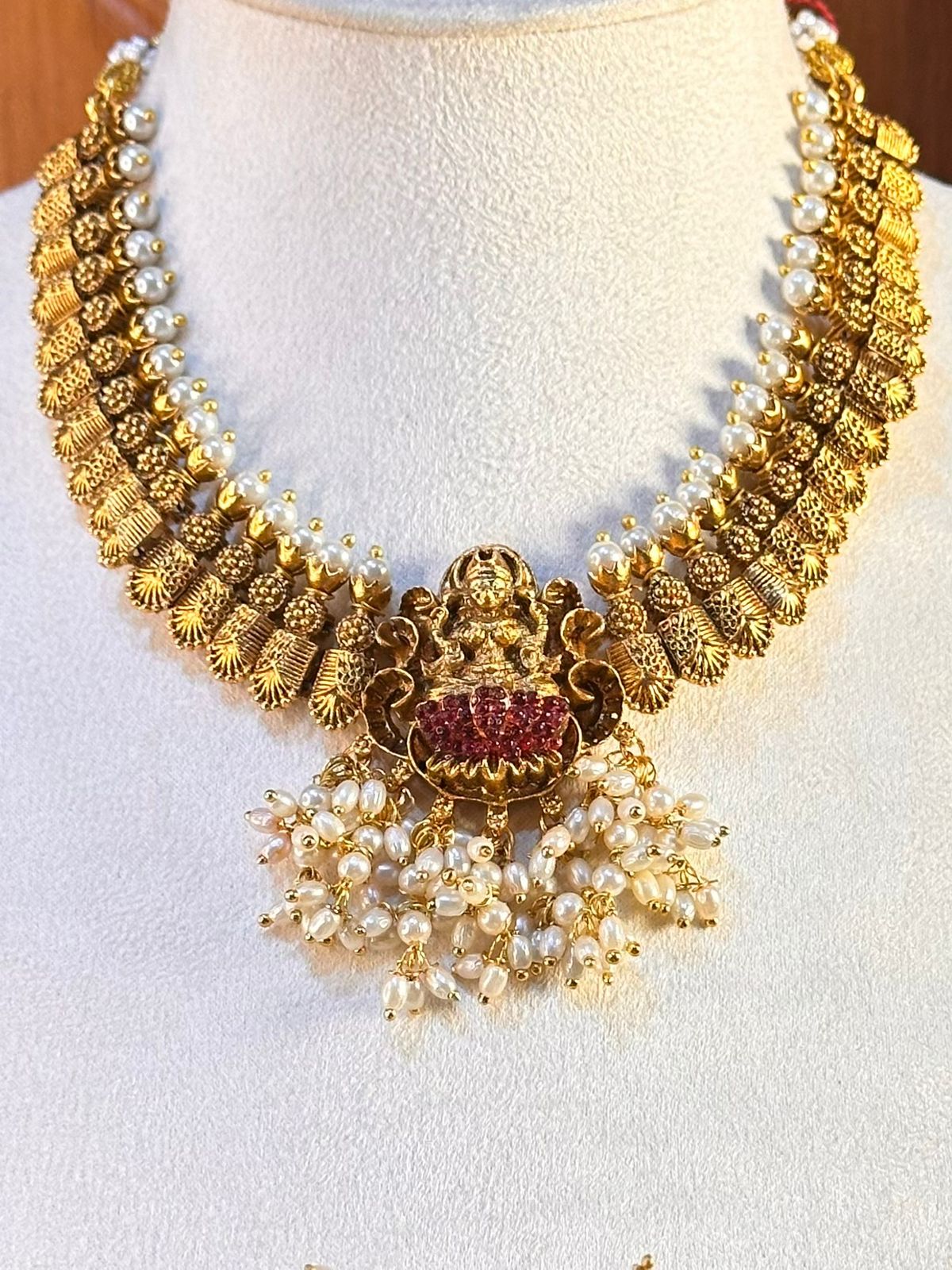 Pearl Necklace Set