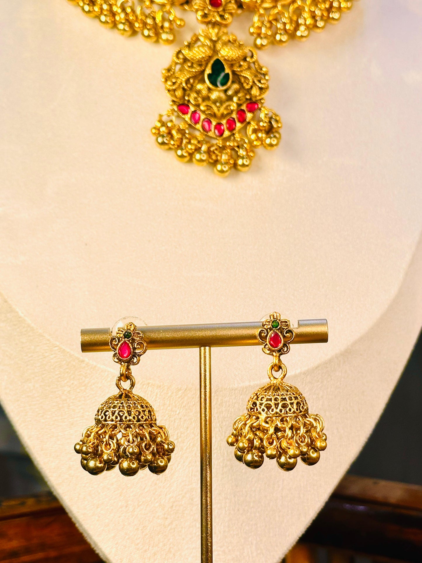 Apala kanthi necklace set