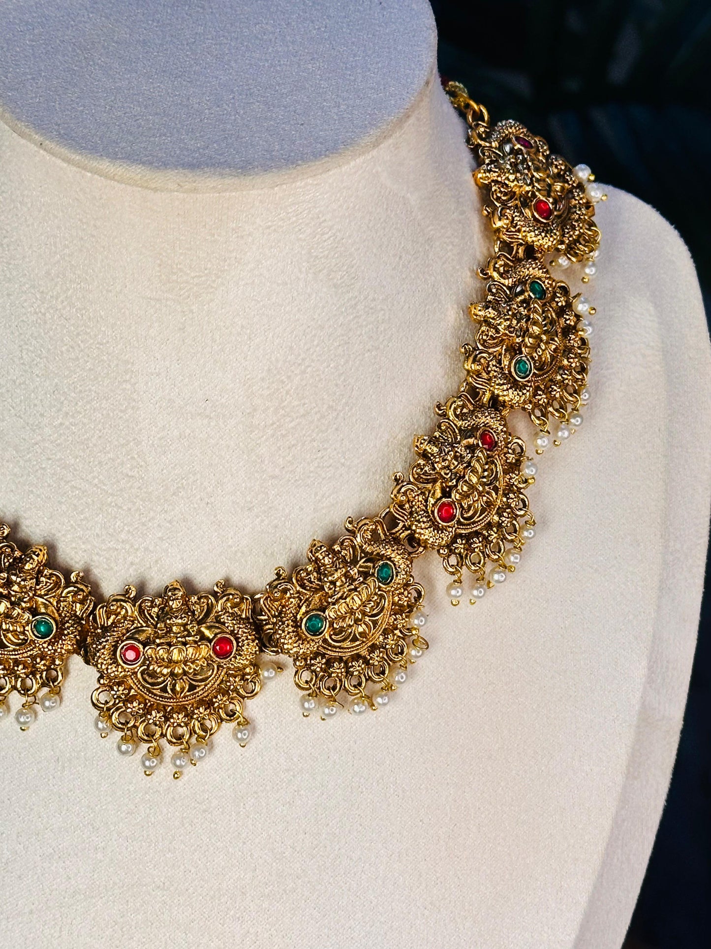 Veenapushp Necklace Set