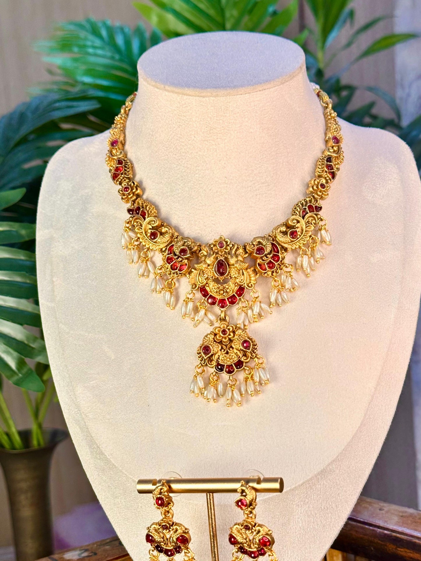 Swapna Necklace Set