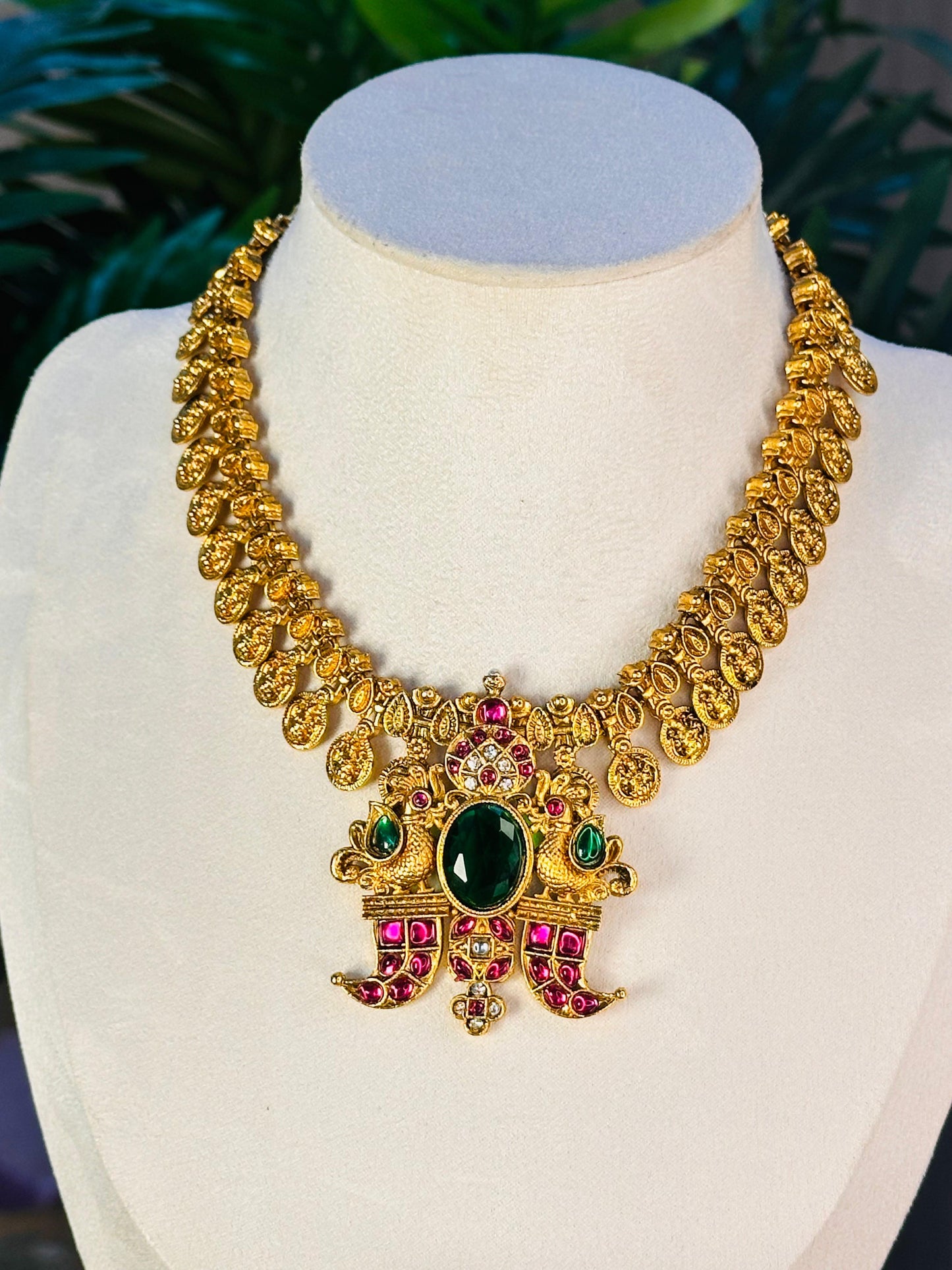 Viditha Green Stone Necklace Set