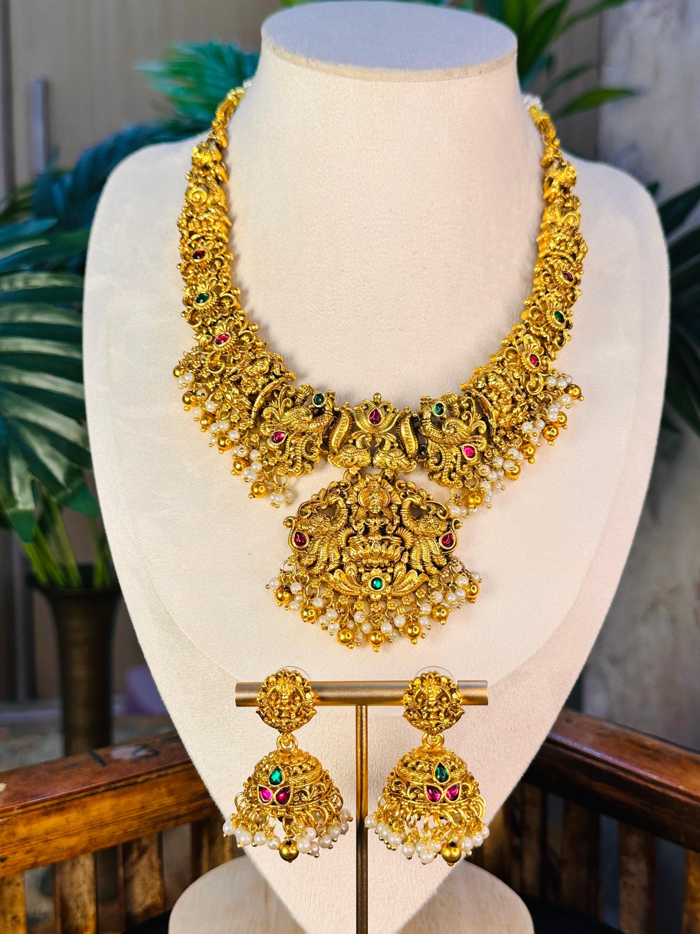 Royal Laxmi Gold Necklace Set