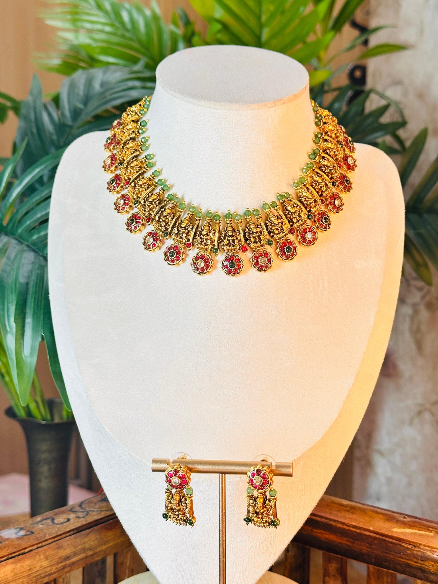Laxmi Kanti Necklace Set