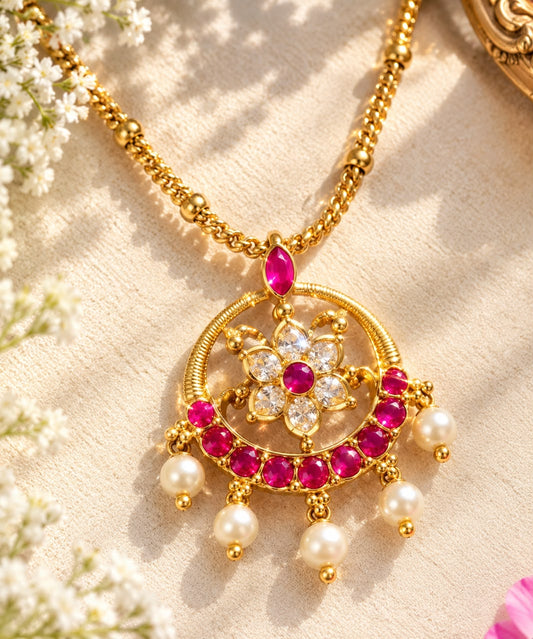 Kusum Chain Pendant Set