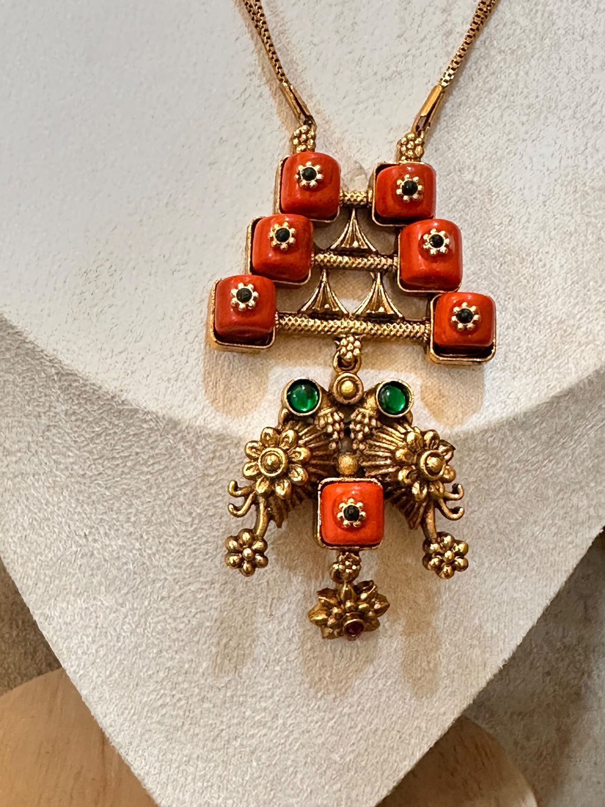 Kashvi Coral Pendant Set