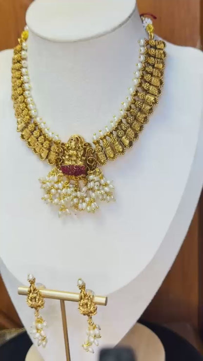 Pearl Necklace Set